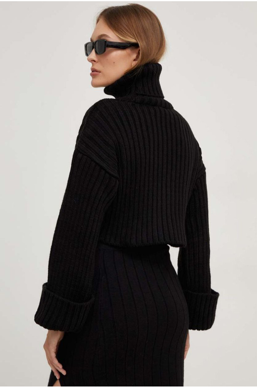 Свитер женский черного цвета 207028