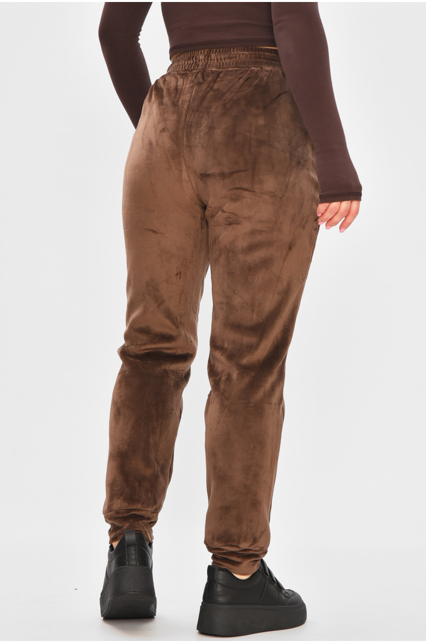 Спортивные штаны женские на искусственном меху тёмно-коричневого цвета В502 207339 Спортивные штаны женские на искусственном меху тёмно-коричневого цвета В502 207339