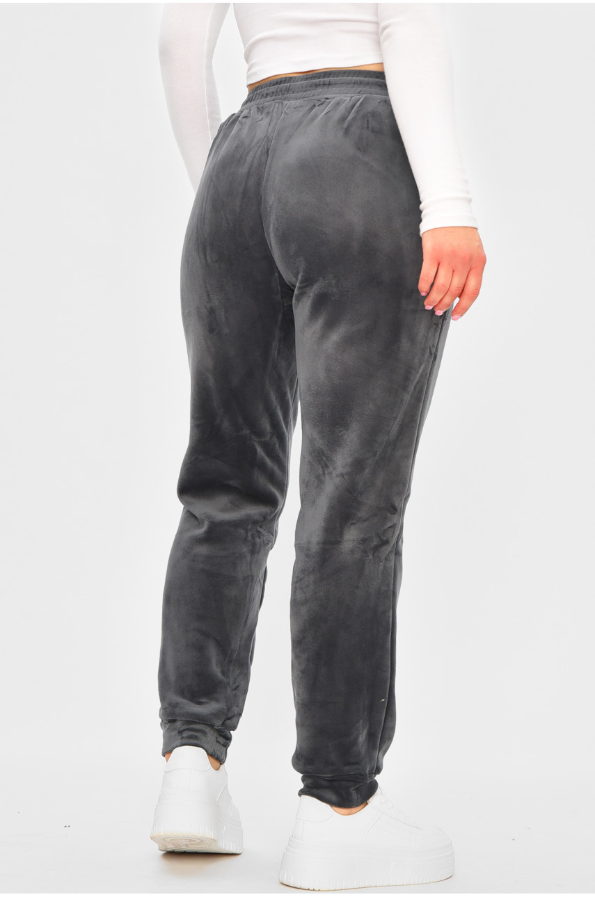 Спортивные штаны женские на искусственном меху тёмно-серого цвета В502 207342 Спортивные штаны женские на искусственном меху тёмно-серого цвета В502 207342