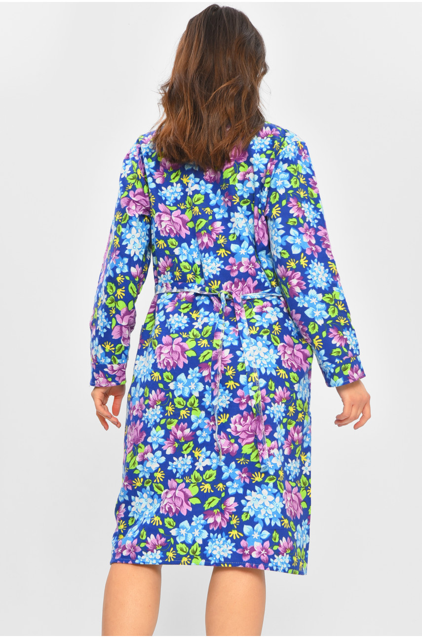 Халат женский байковый батальный синего цвета с цветочным принтом 207381