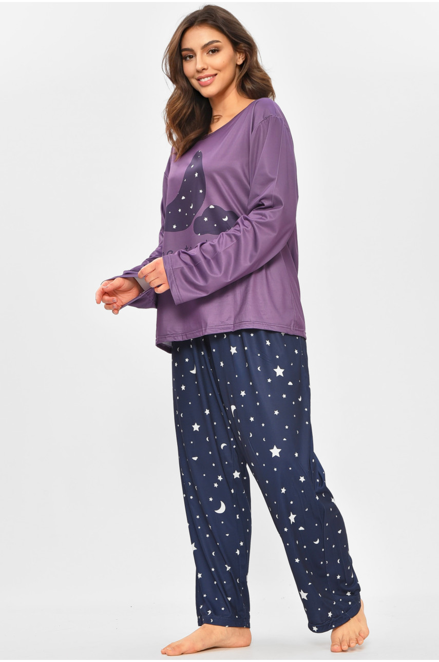 Пижама женская полубатальная фиолетового цвета с принтом 500047 207405