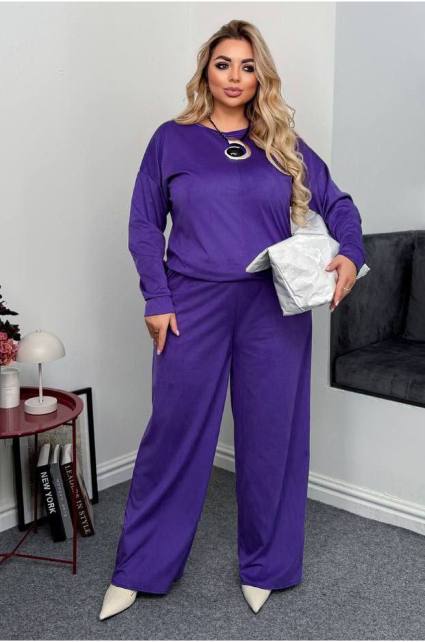 Костюм женский полубатальный фиолетового цвета 7854 208639