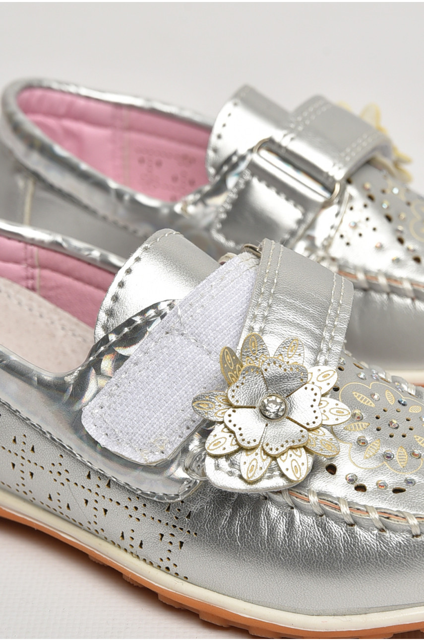 Мокасины детские для девочки серебристого цвета 18306-21 208764