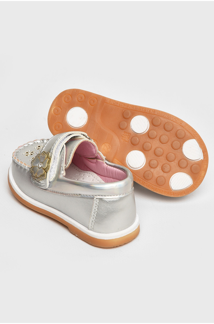Мокасины детские для девочки серебристого цвета 18301-21 208765