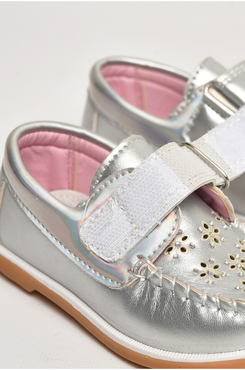 Мокасины детские для девочки серебристого цвета 18301-21 208765