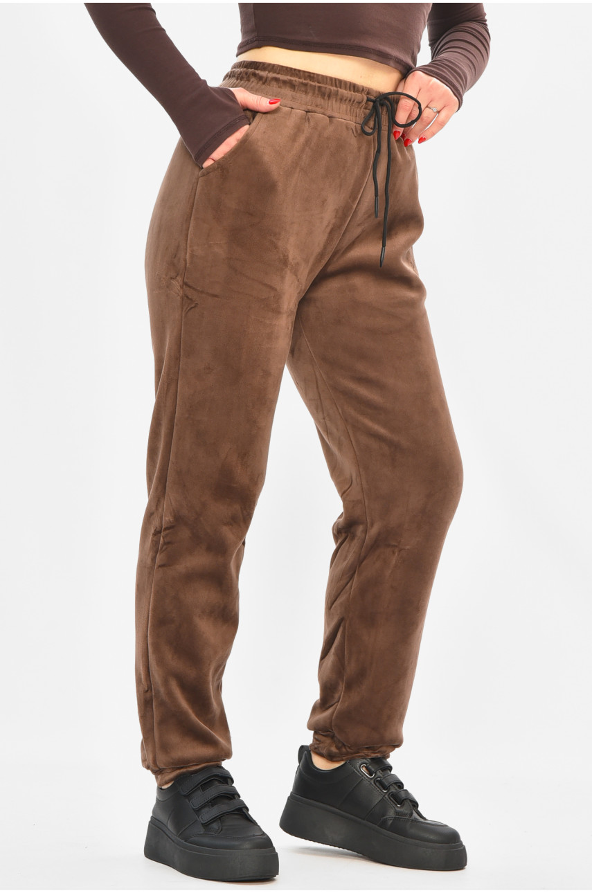 Спортивные штаны женские на искусственном меху коричневого цвета В505 208866