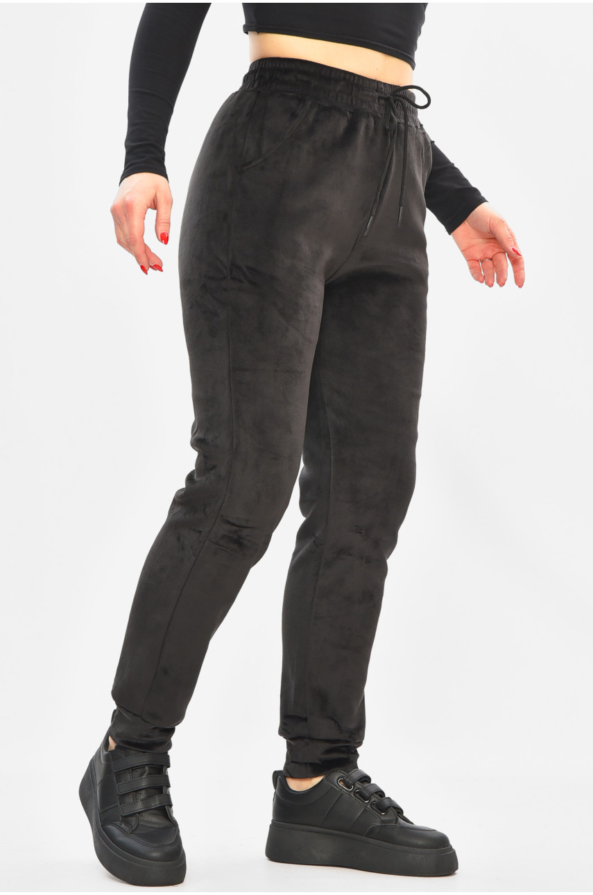Спортивные штаны женские на искусственном меху черного цвета 208868