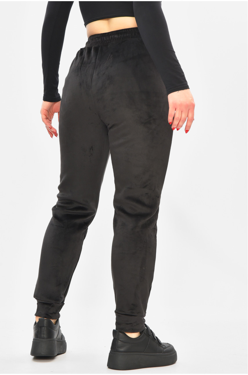 Спортивные штаны женские на искусственном меху черного цвета 208868