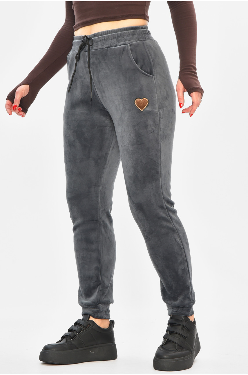 Спортивные штаны женские на искусственном меху серого цвета 208869