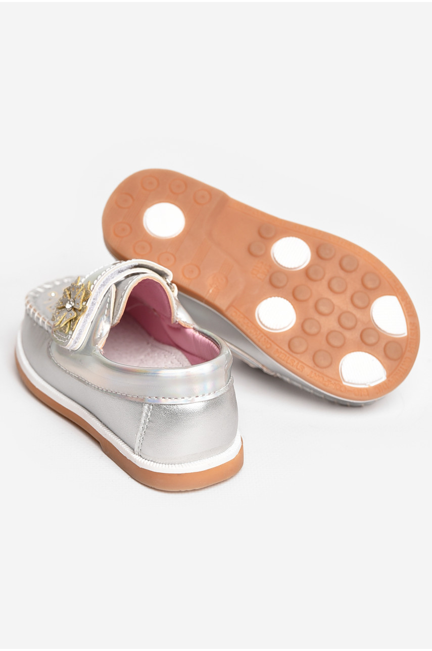 Мокасины детские для девочки серебристого цвета 18302-21 209138