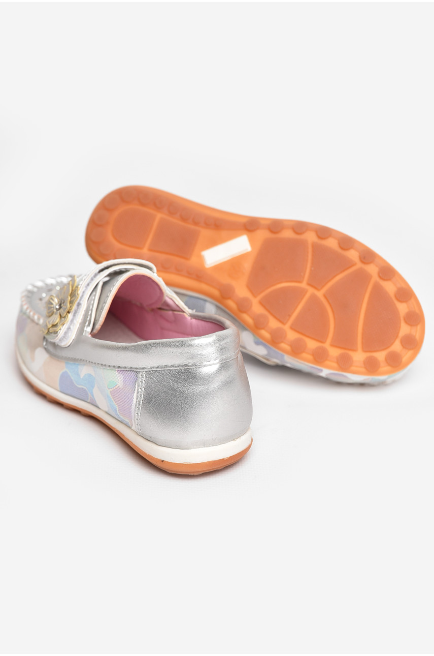 Мокасины детские для девочки серебристого цвета 18305-21 209143