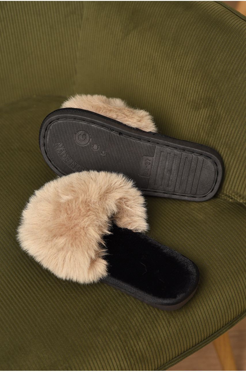 Капці домашні жіночі хутряні бежевого кольору 88С 209334 Капці домашні жіночі хутряні бежевого кольору 88С 209334