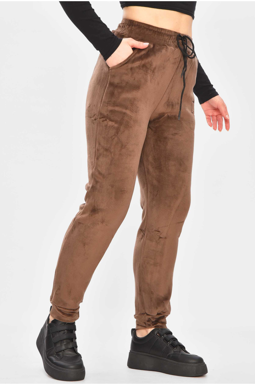 Спортивные штаны женские на искусственном меху коричневого цвета А502 209349