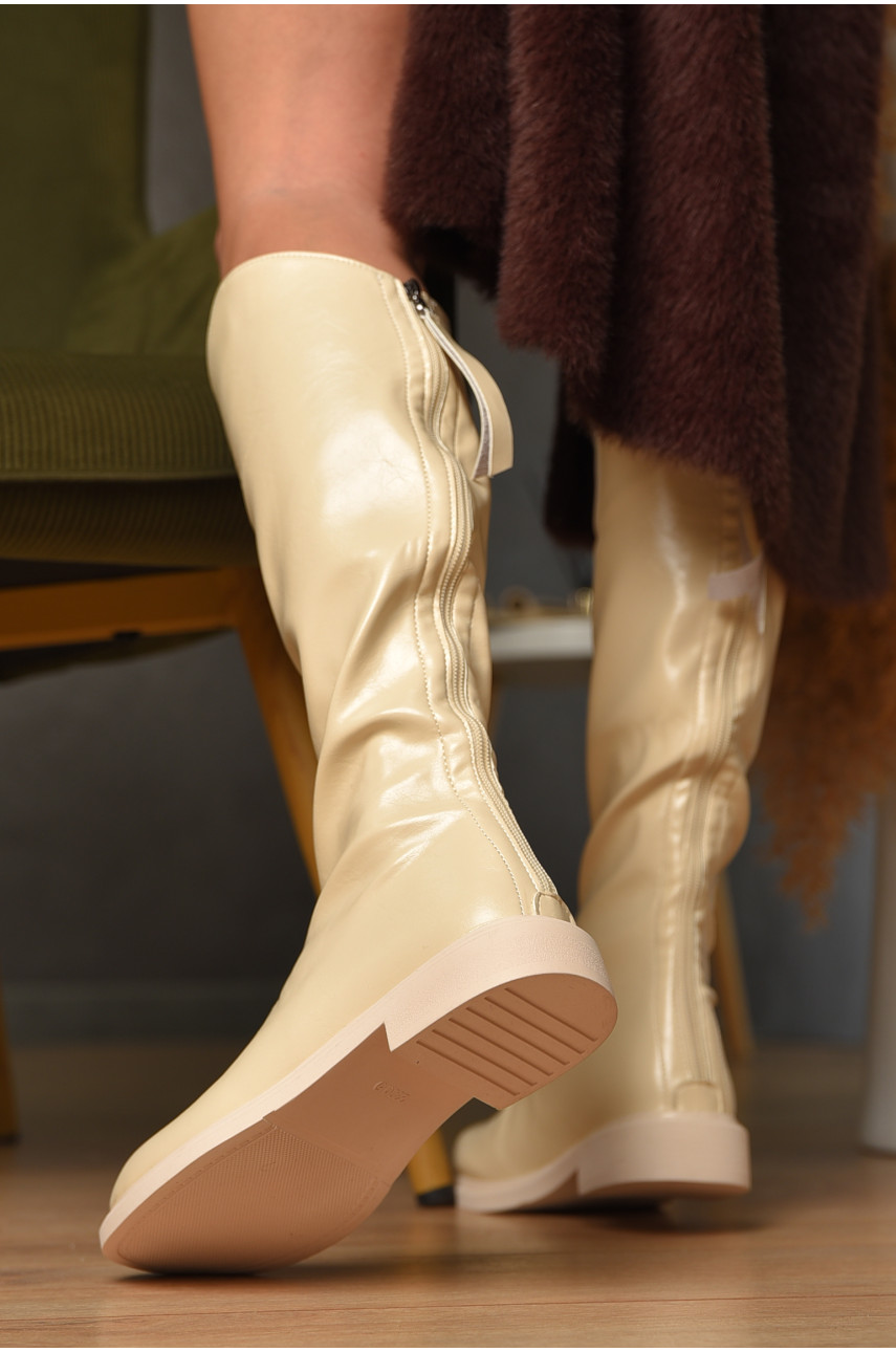 Чоботи жіночі демісезонні бежевого кольору на флісі 77-103-2 209434