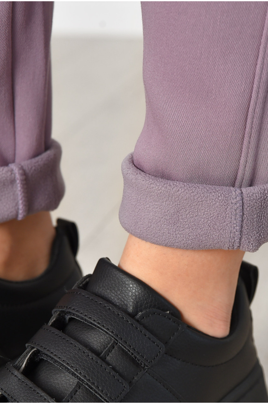 Штани жіночі однотонні на флісі бузкового кольору А4075-2 209571 Штани жіночі однотонні на флісі бузкового кольору А4075-2 209571