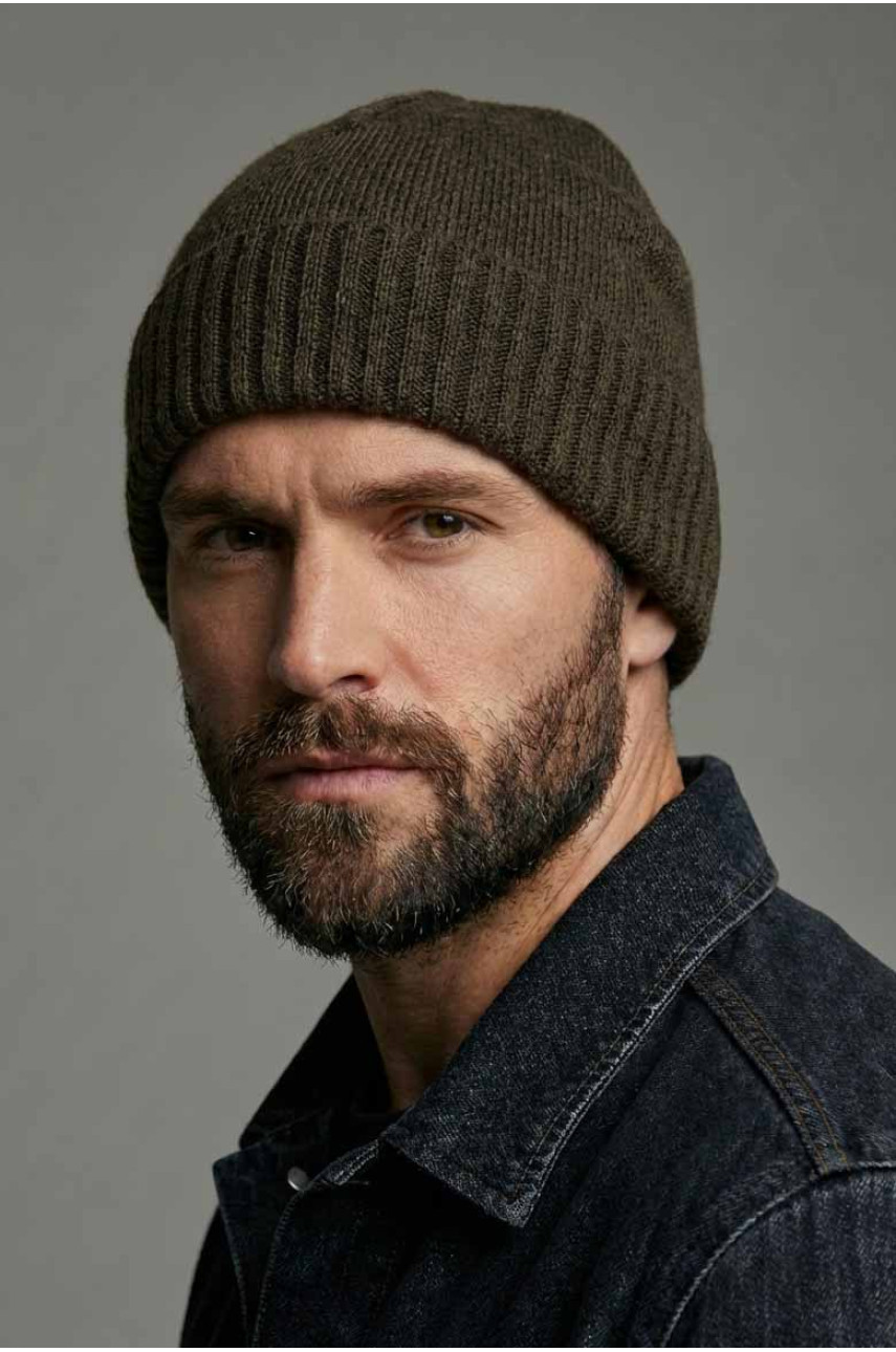 Шапка мужская однотонная на флисе цвета хаки 209582