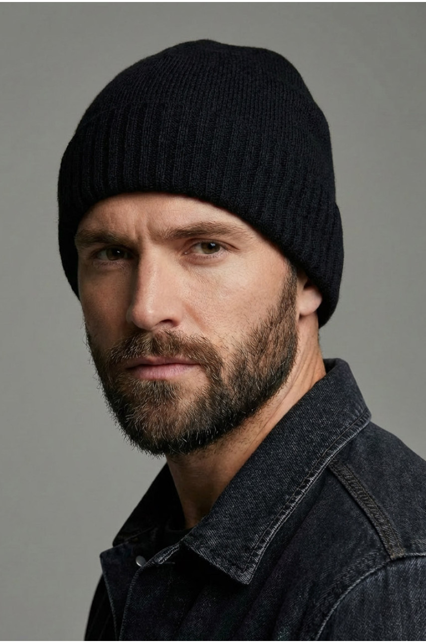 Шапка мужская однотонная на флисе черного цвета 209583