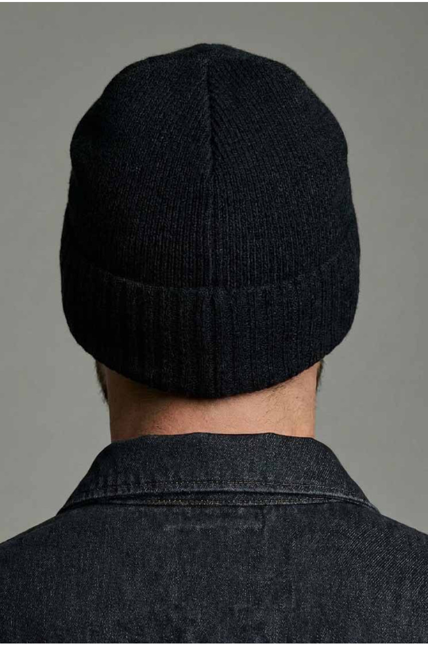 Шапка мужская однотонная на флисе черного цвета 209583