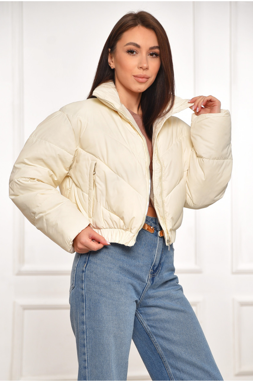 Куртка женская демисезонная укороченная молочного цвета 8820 209977