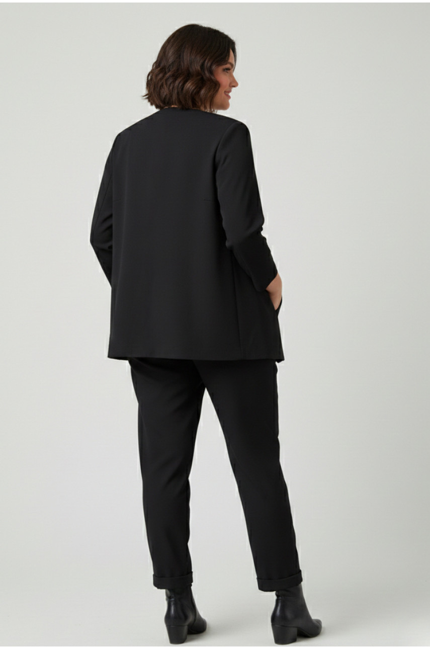 Костюм женский полубатальный черного цвета 210087