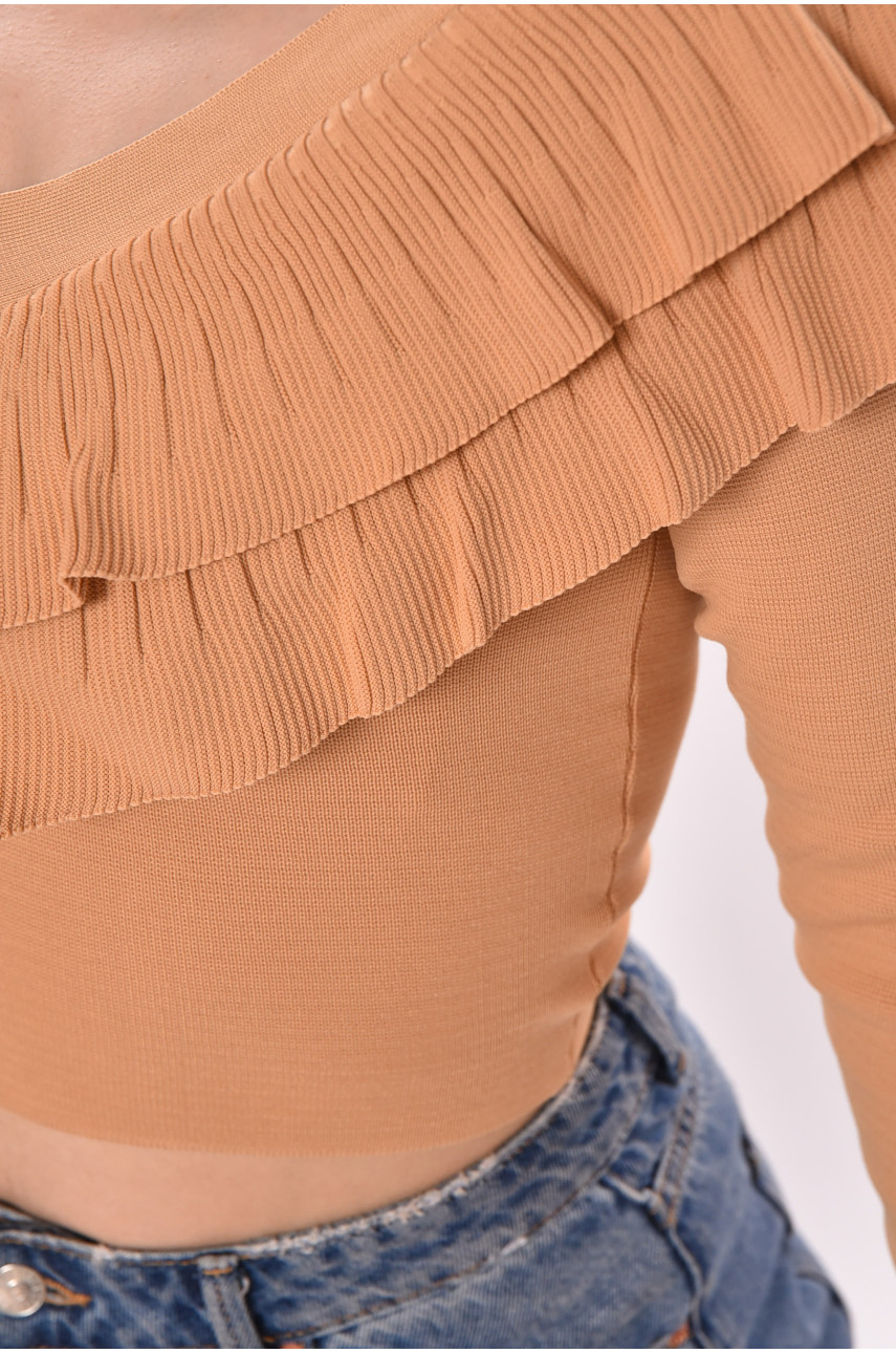 Кофта жіноча з рюшами однотонна бежевого кольору 7090 210179