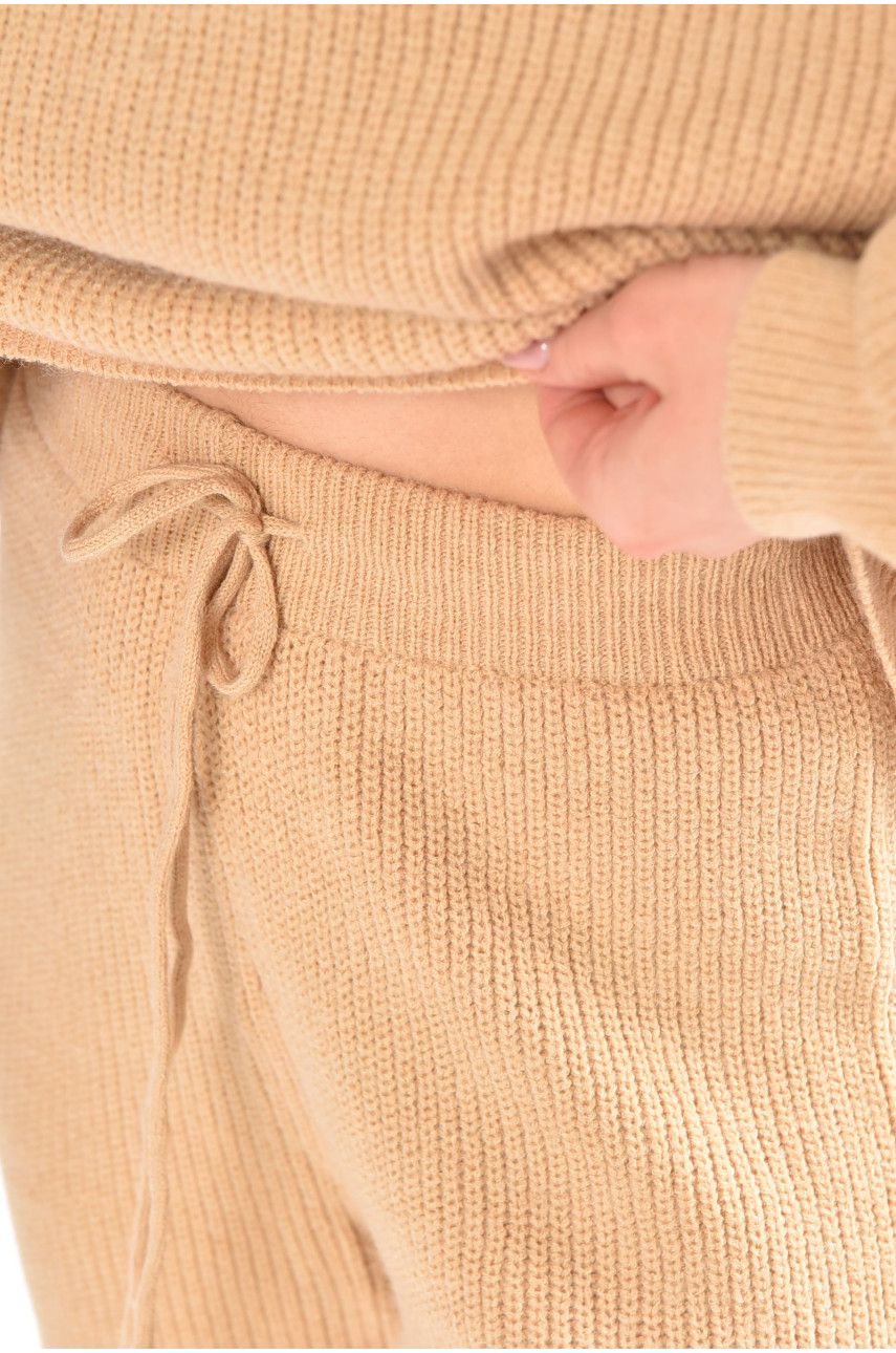 Костюм женский однотонный бежевого цвета 858 210423