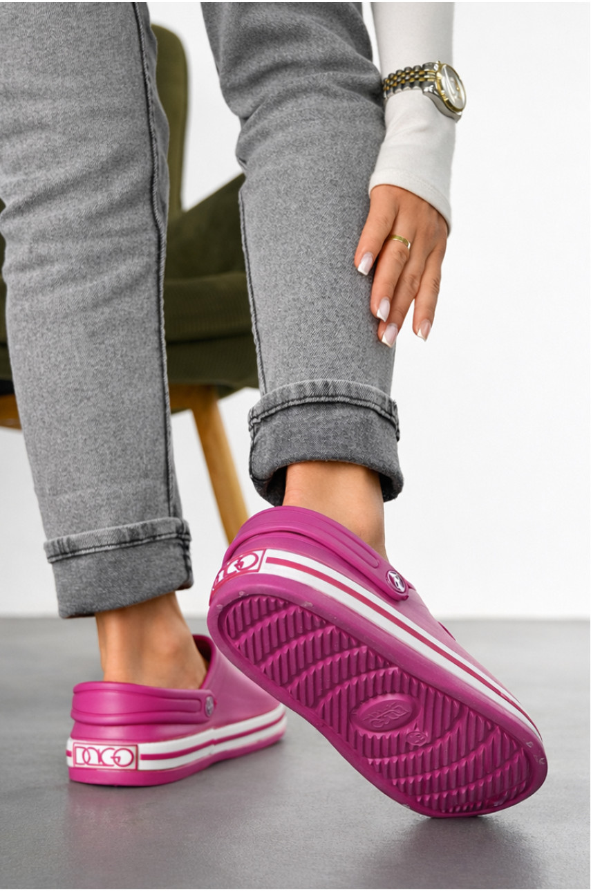 Кроксы женские малинового цвета 418 210455