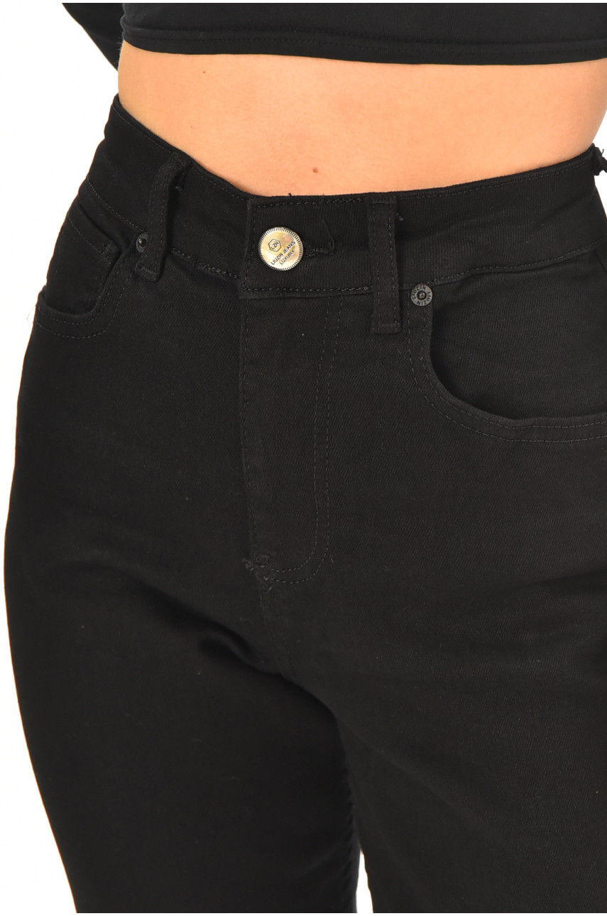 Джинсы женские однотонные черного цвета 00952 210519