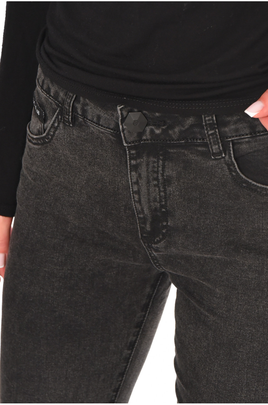 Джинси жіночі однотонні чорного кольору 210853
