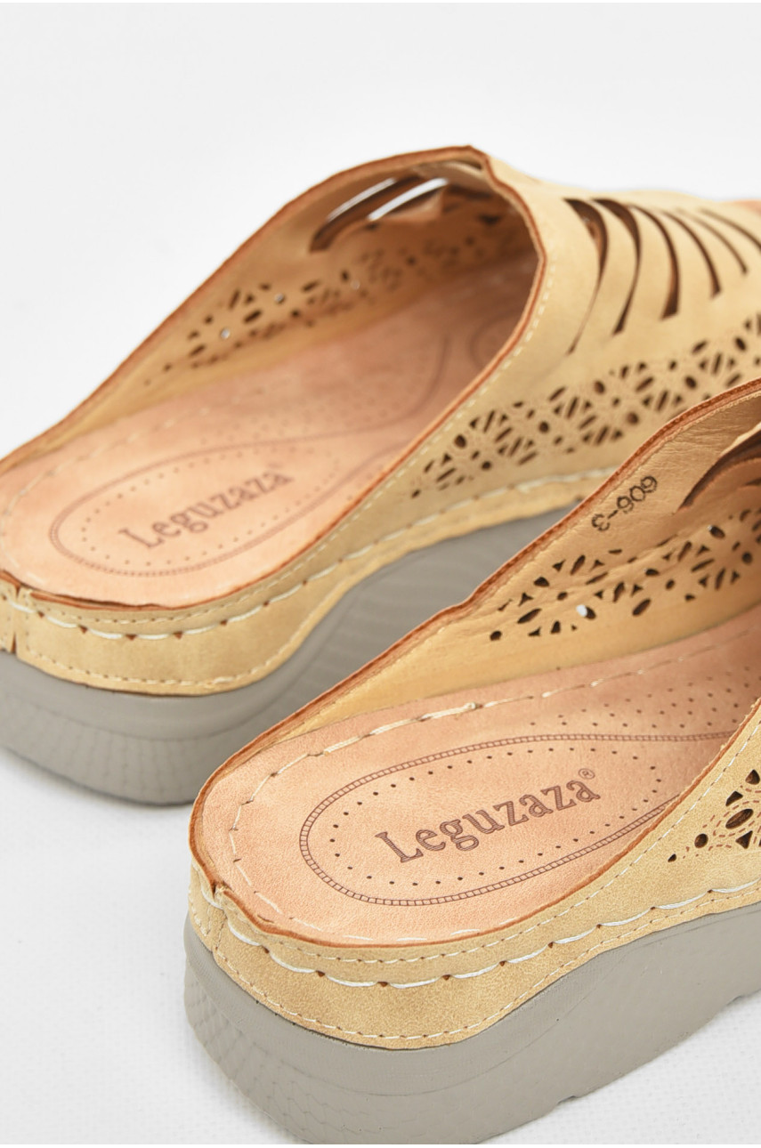 Шлепки женские бежевого цвета 606-3 211026 Шлепки женские бежевого цвета 606-3 211026