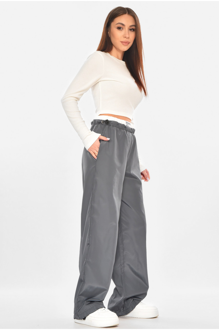 Костюм жіночий сірого кольору 206 211072