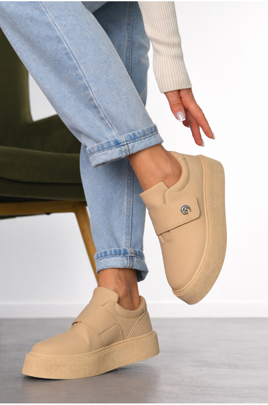 Кросівки жіночі бежевого кольору на ліпучці 2023-21-3 211810