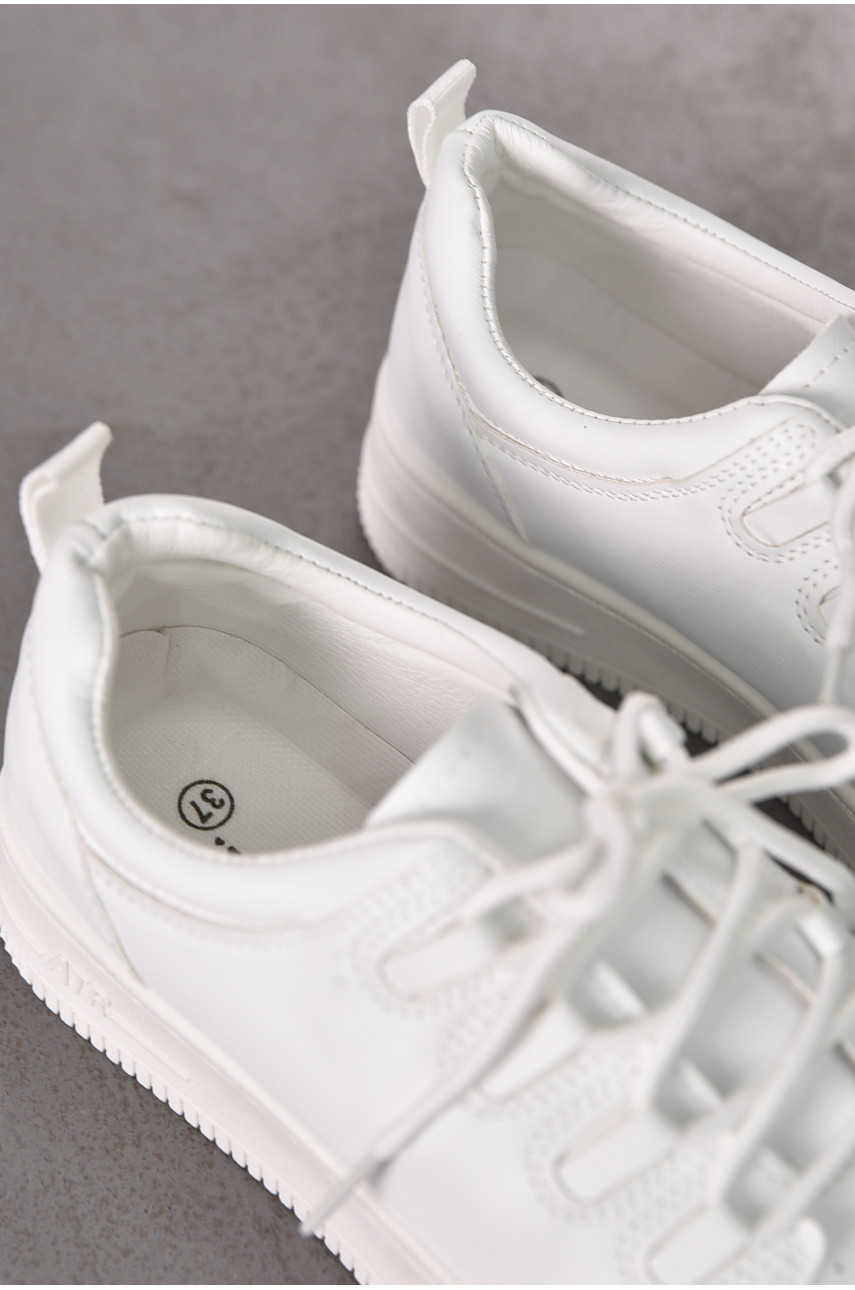 Кросівки жіночі білого кольору на шнурівці L-222 211913