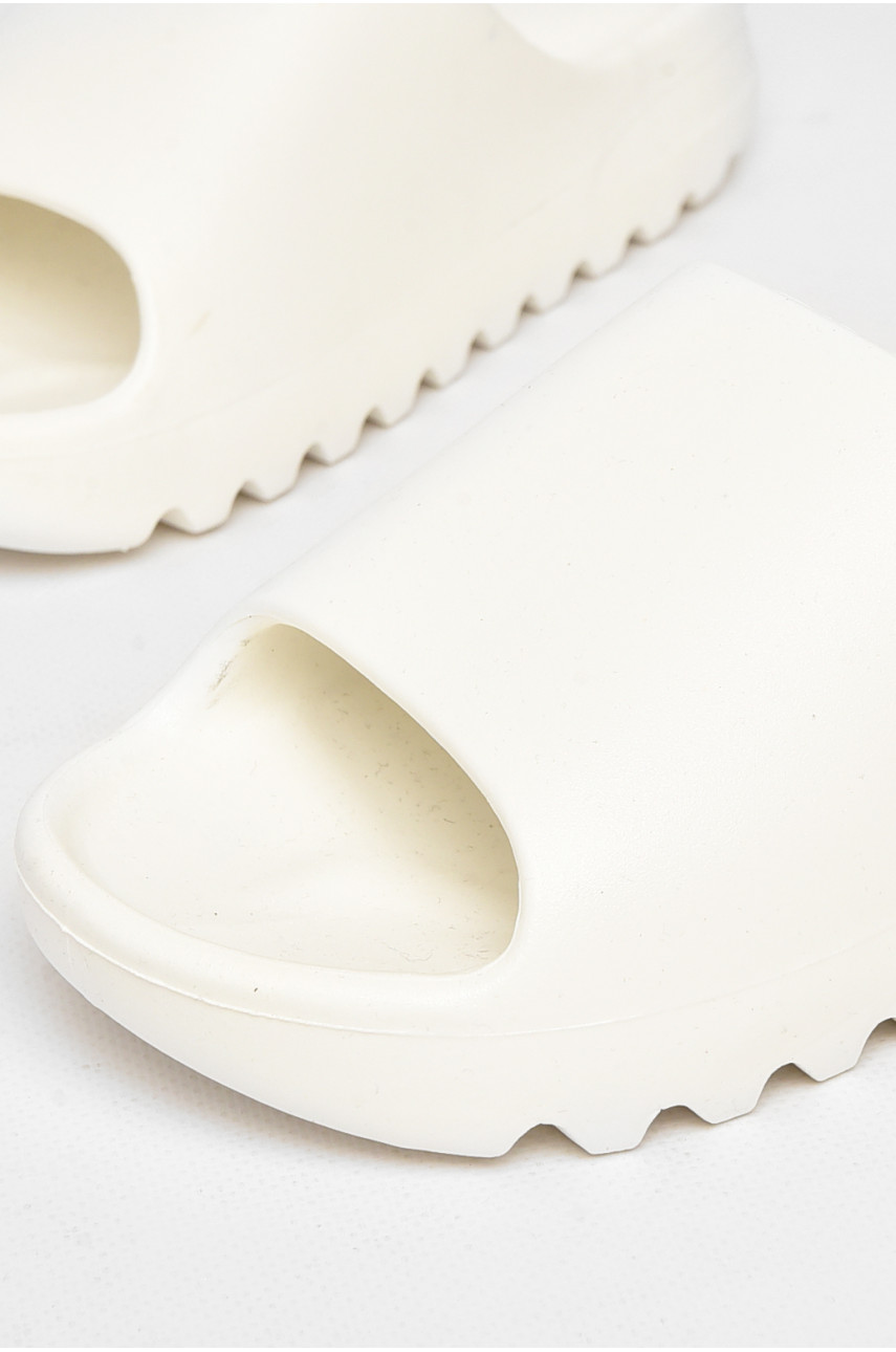 Шлепанцы резиновые женские белого цвета 9017- 212141