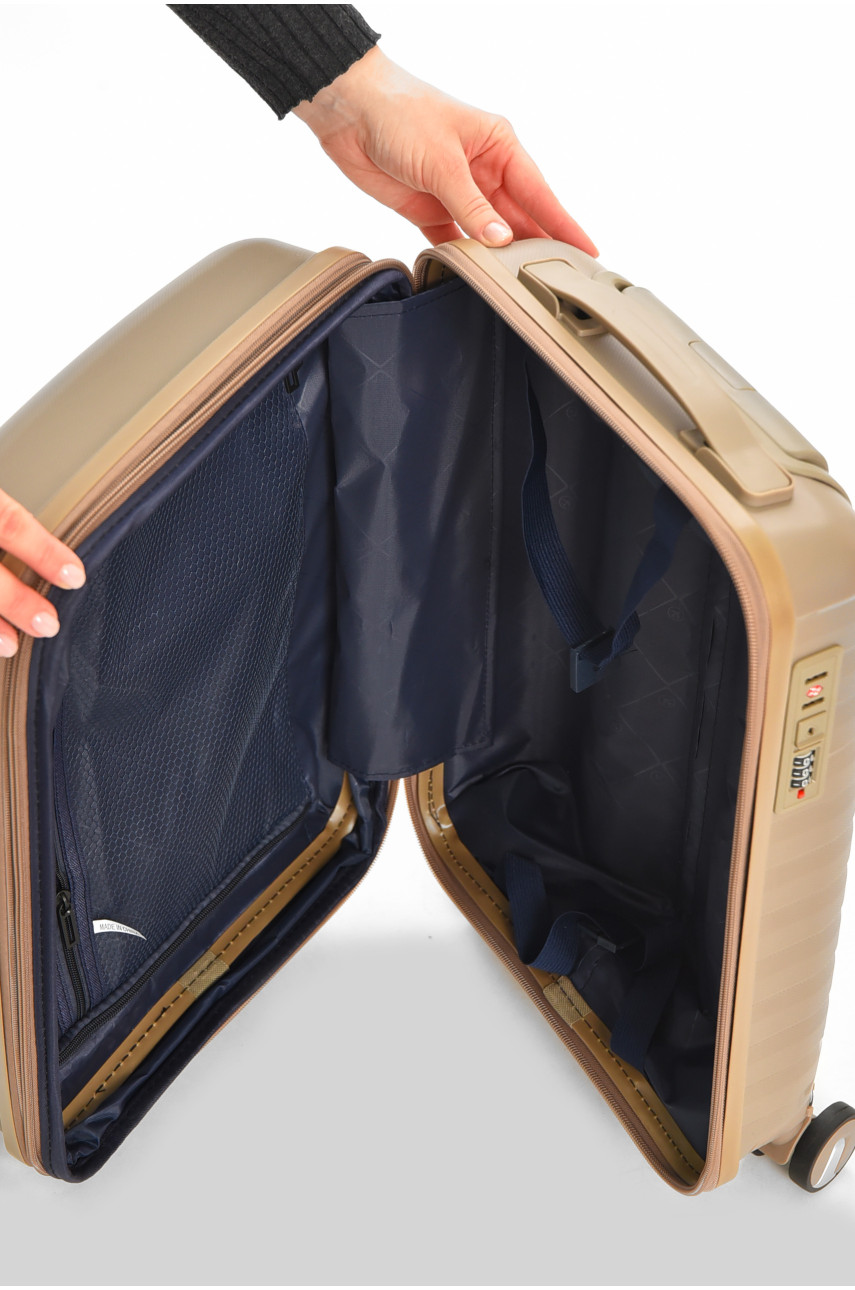 Чемодан дорожный на 4 колесах бежевого цвета 23л 212156 Чемодан дорожный на 4 колесах бежевого цвета 23л 212156