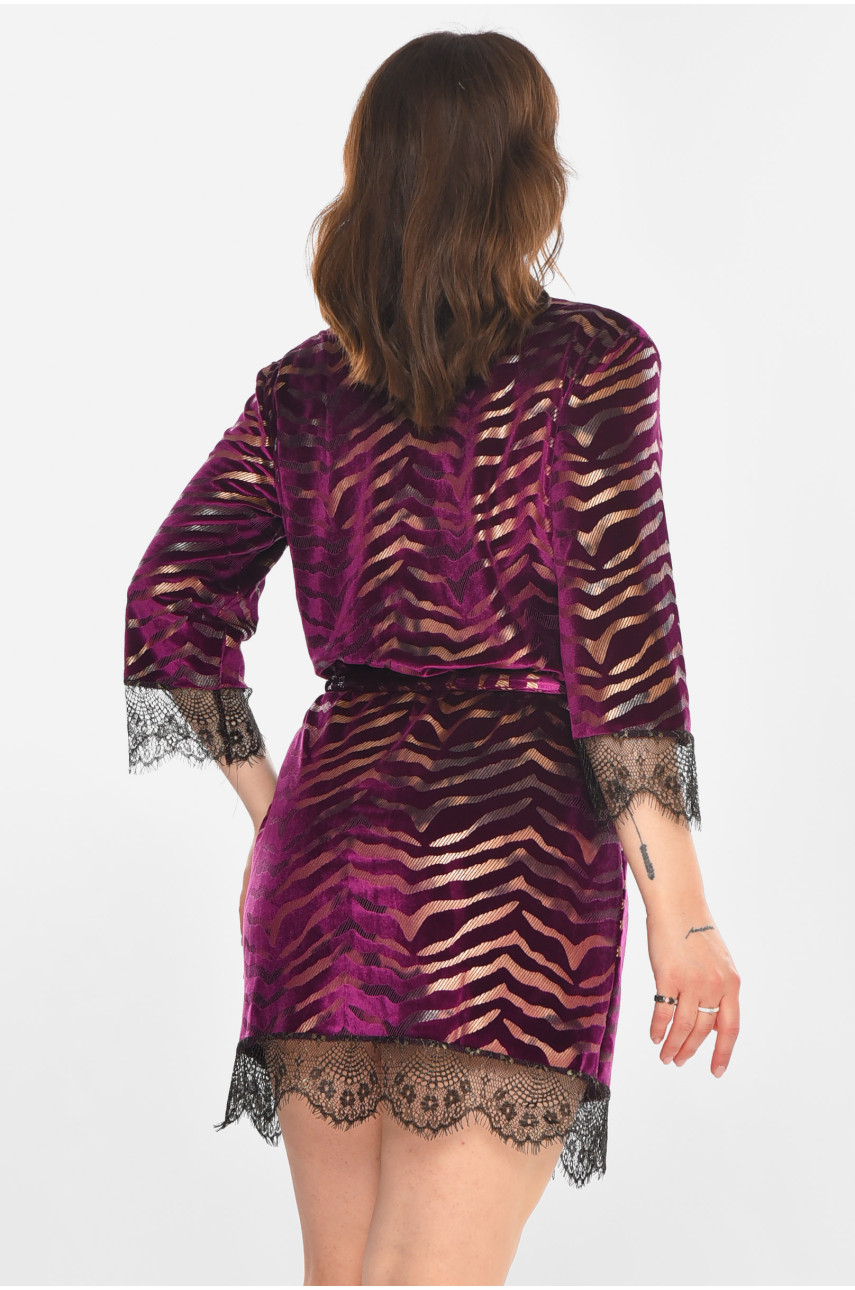 Халат женский велюровый фиолетового цвета с принтом М60 212233 Халат женский велюровый фиолетового цвета с принтом М60 212233