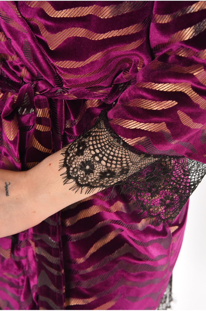 Халат женский велюровый фиолетового цвета с принтом М60 212233 Халат женский велюровый фиолетового цвета с принтом М60 212233