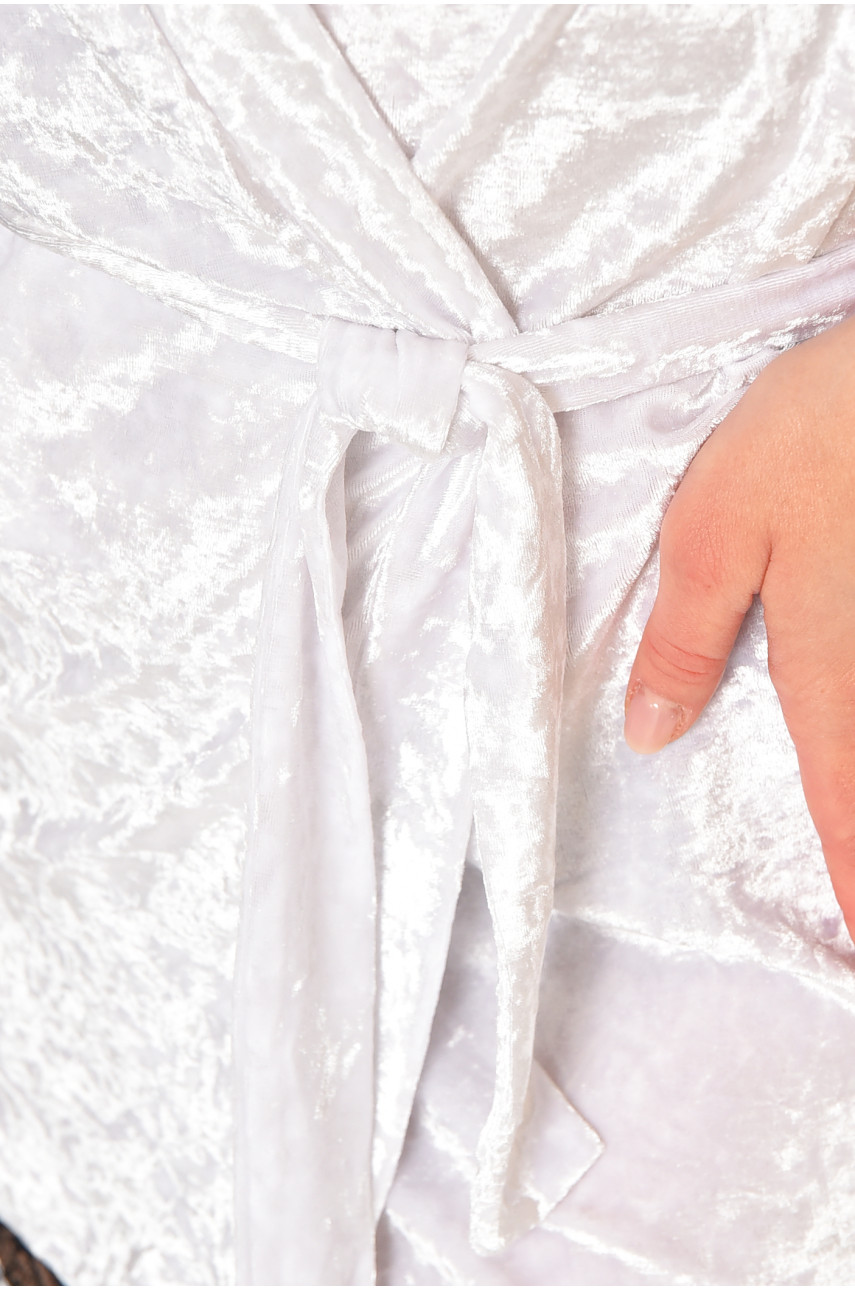 Халат женский велюровый белого цвета М06 212278