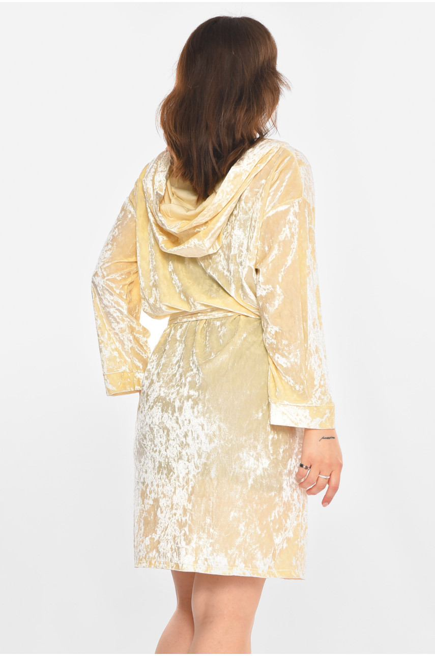 Халат женский велюровый молочного цвета М28 212322 Халат женский велюровый молочного цвета М28 212322