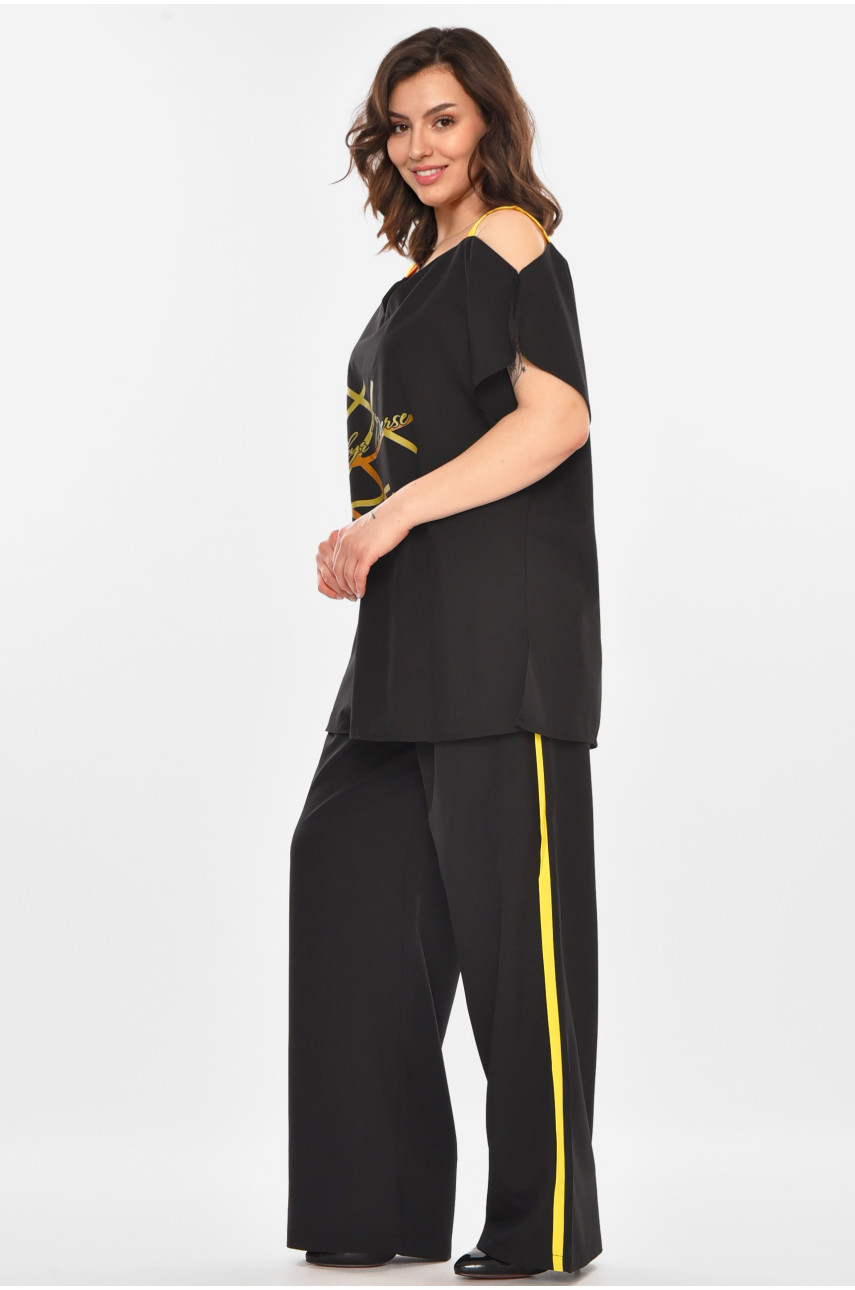 Костюм женский полубатальный черного цвета с принтом 545 212439