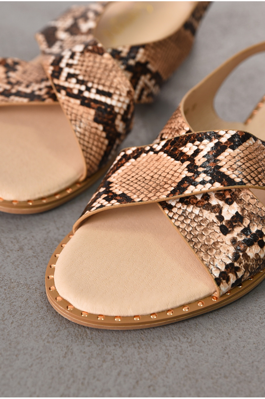 Босоніжки жіночі коричневого кольору СМД83 212559