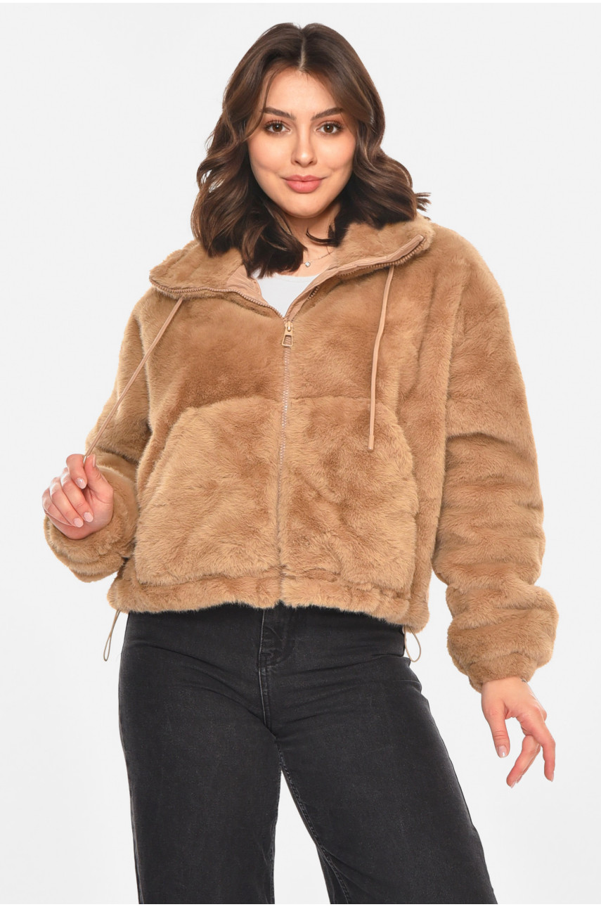 Шубка жіноча демісезонна бежевого кольору 212575