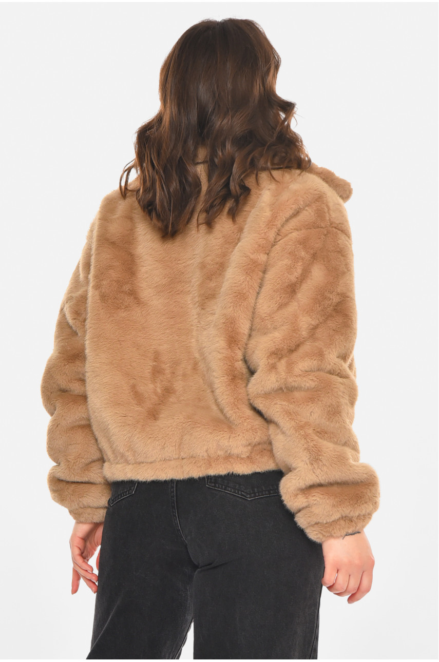 Шубка жіноча демісезонна бежевого кольору 212575