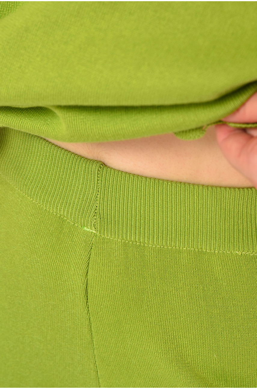 Костюм женский однотонный трикотажный оливкового цвета 212633