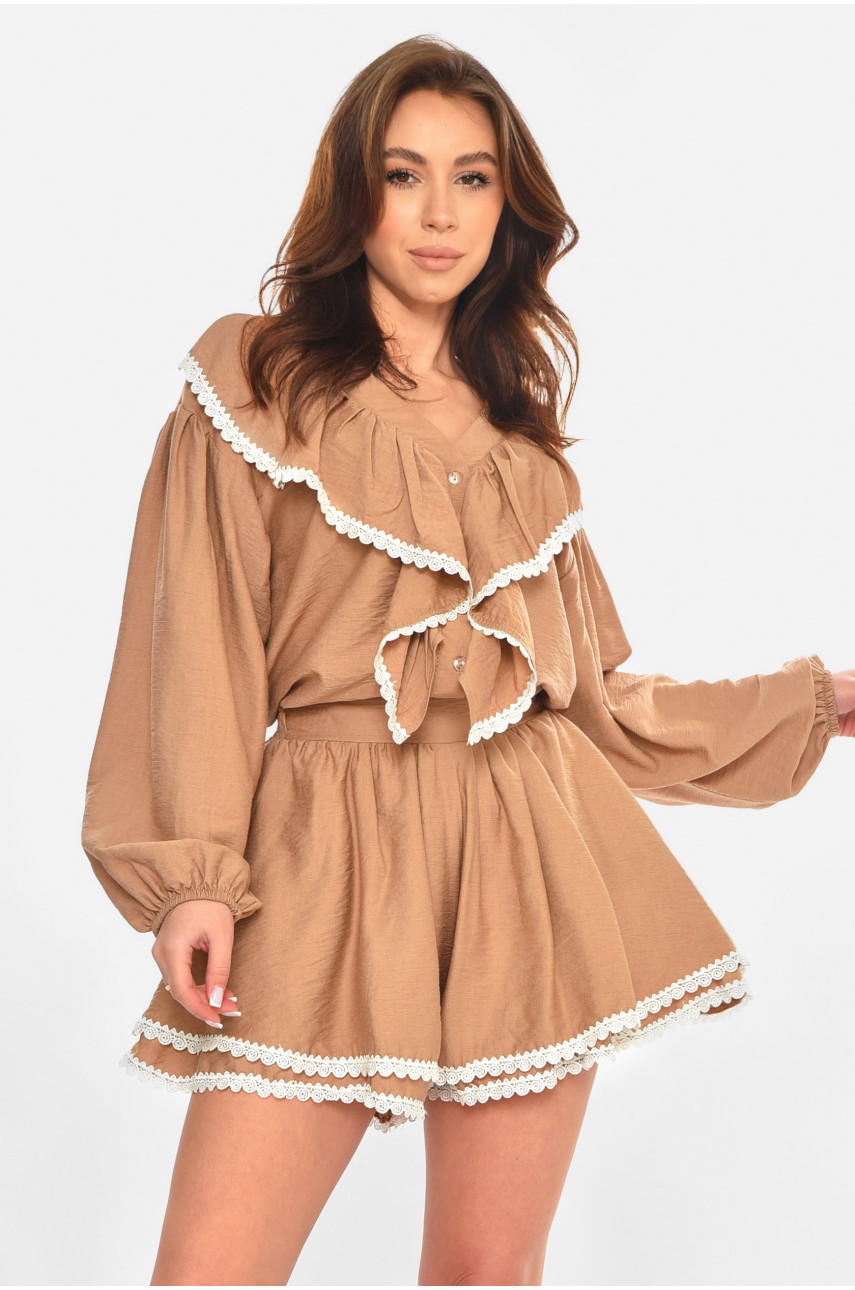 Костюм женский однотонный бежевого цвета 247 212686