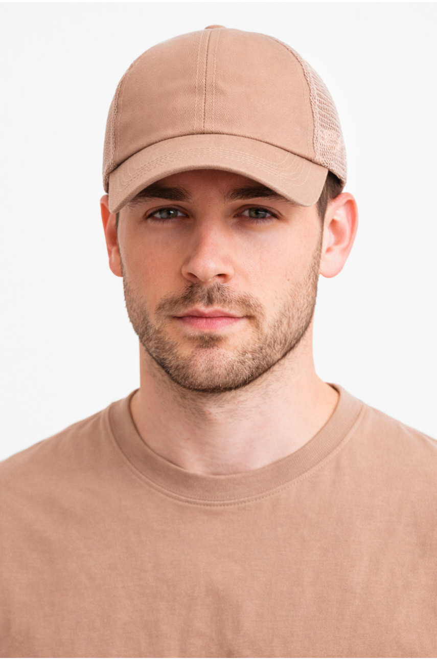 Кепка мужская однотонная темно-бежевого цвета 7189 212819