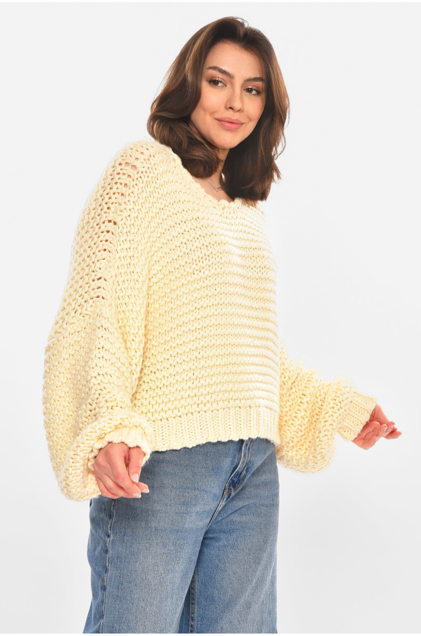 Свитер женский вязаный молочного цвета 212897