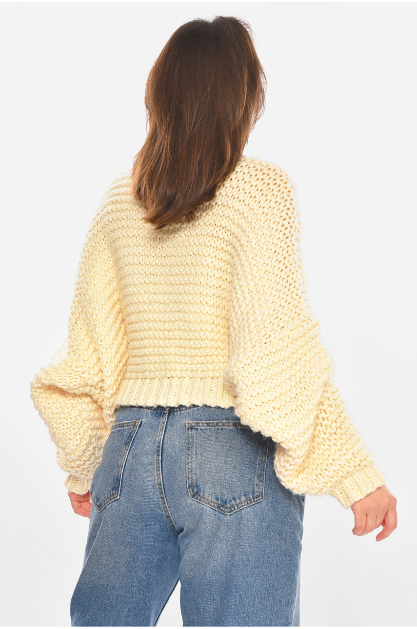 Свитер женский вязаный молочного цвета 212897