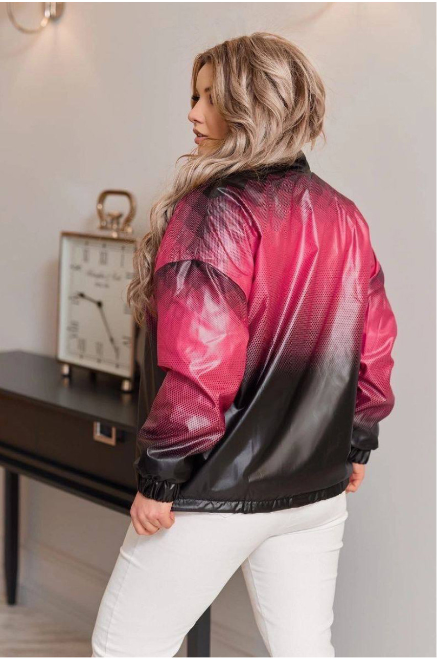 Ветровка женская полубатальная розового цвета с принтом 05554 213203