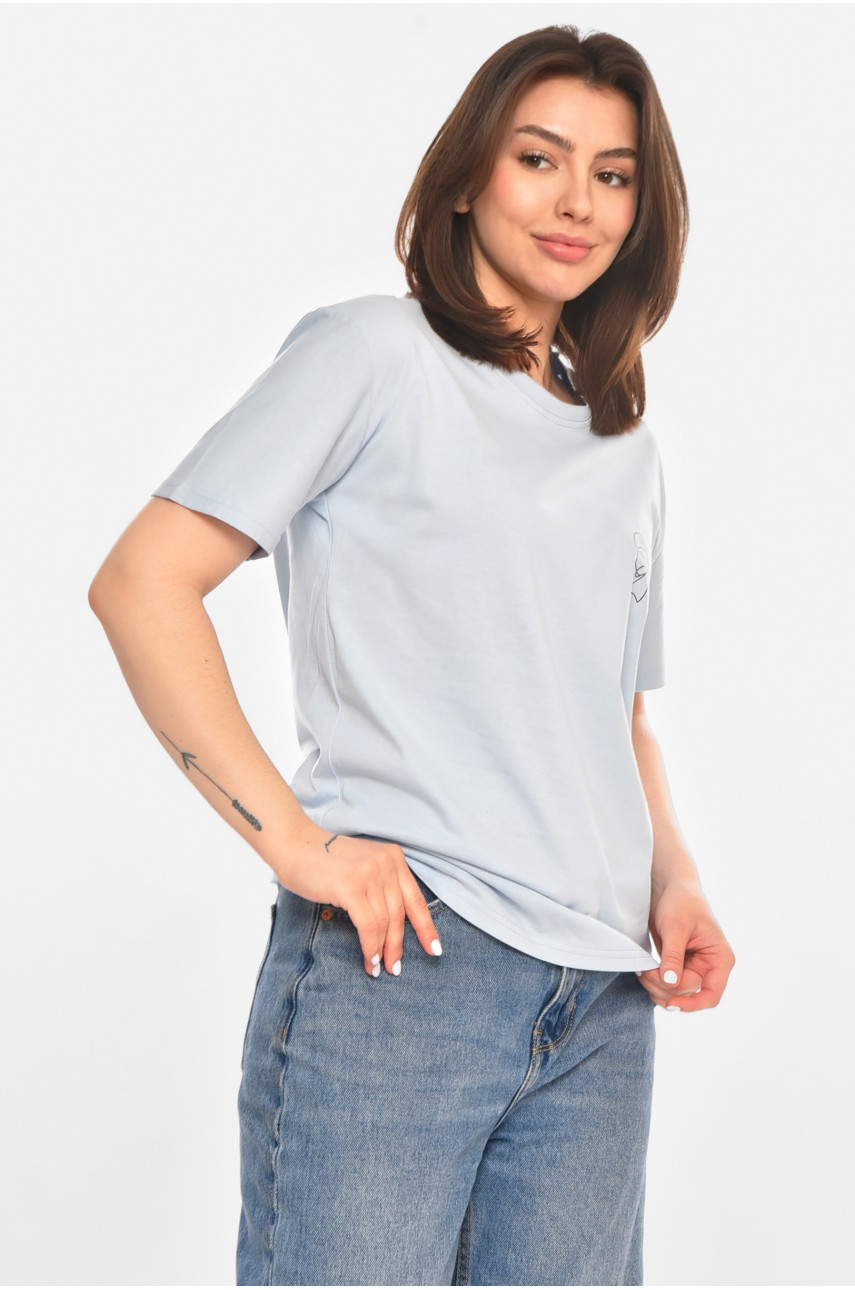 Футболка жіноча блакитного кольору з принтом 213436